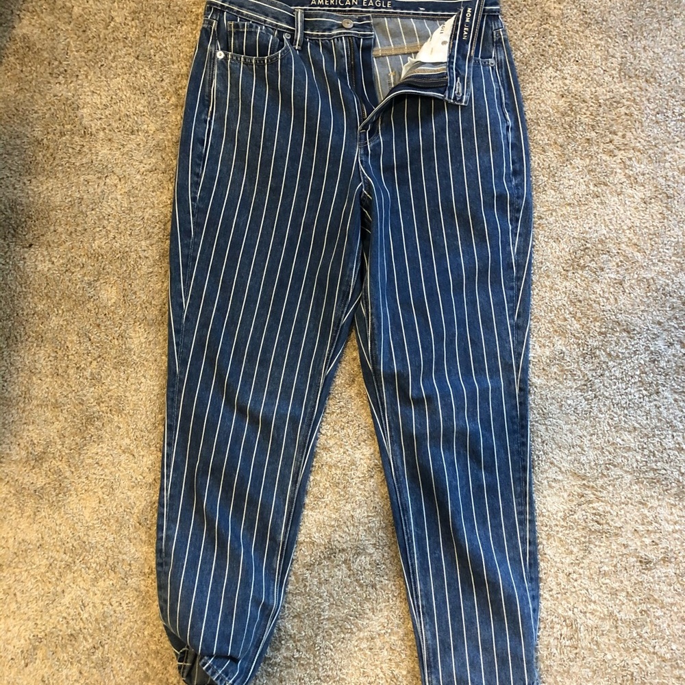 American Eagle mom jeans